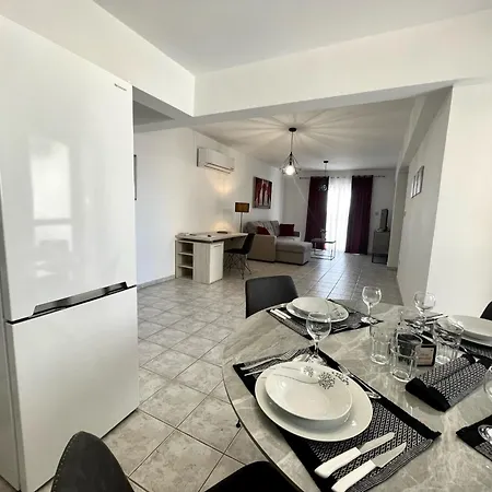 Platform 357 La Vie Royale Charming * Nicosia
