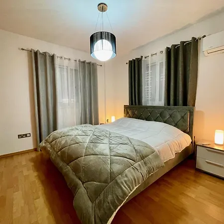 Platform 357 La Vie Royale Charming * Nicosia